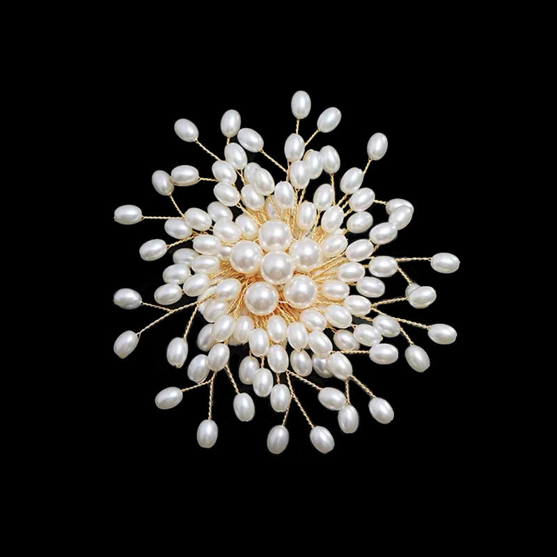 Elegance Redefined: The Pearl Brooch Every Classy Woman Needs! ✨