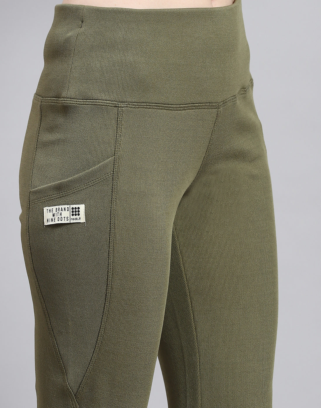 Women Green Solid Regular Fit Legging