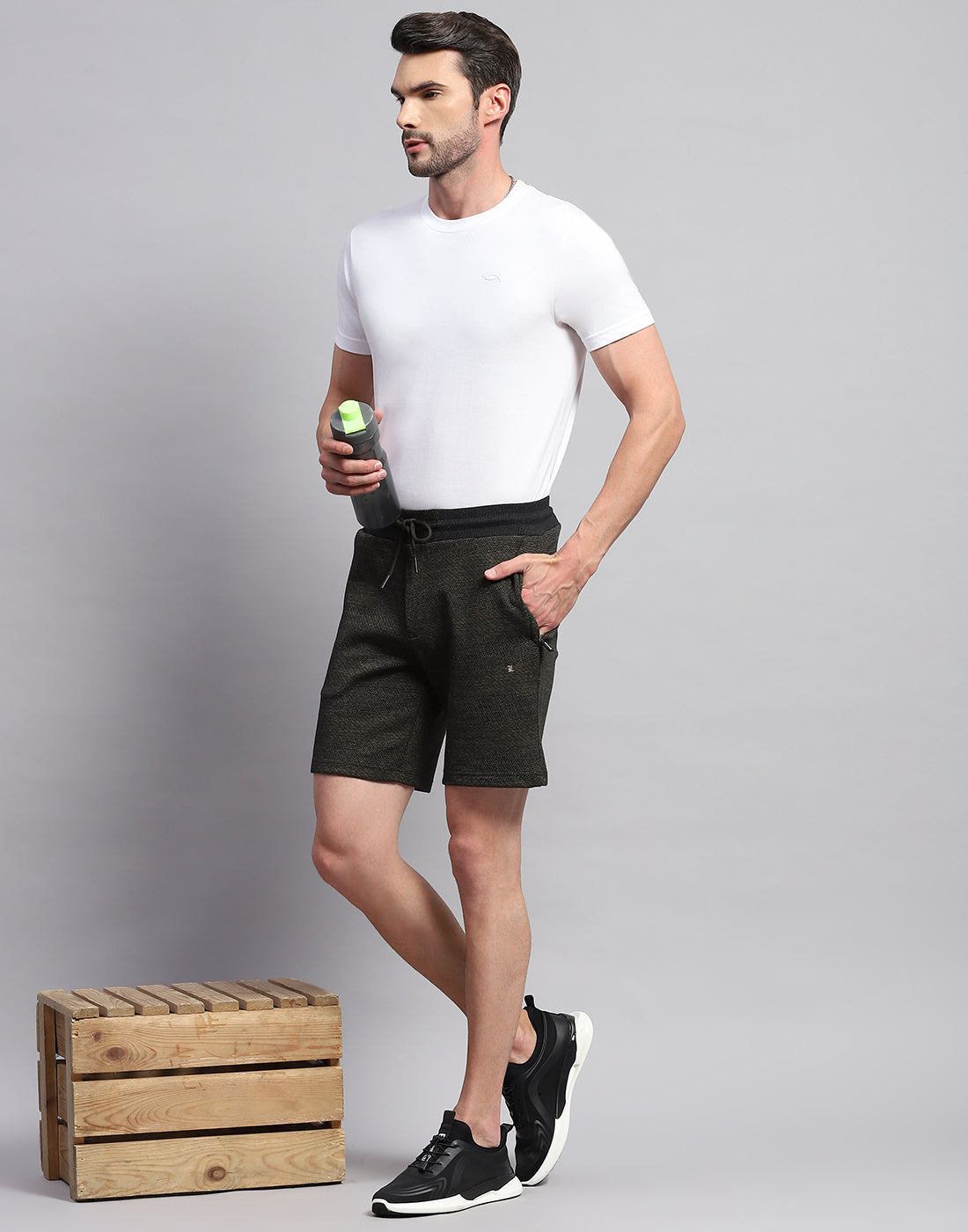 Men Olive Solid Regular Fit Bermuda