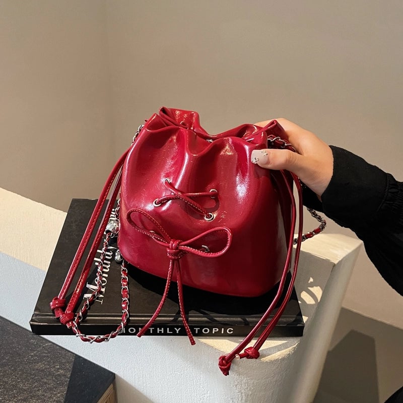 Women's Medium Pu Leather Solid Color Classic Style Sewing Thread Bucket Magnetic Buckle Bucket Bag