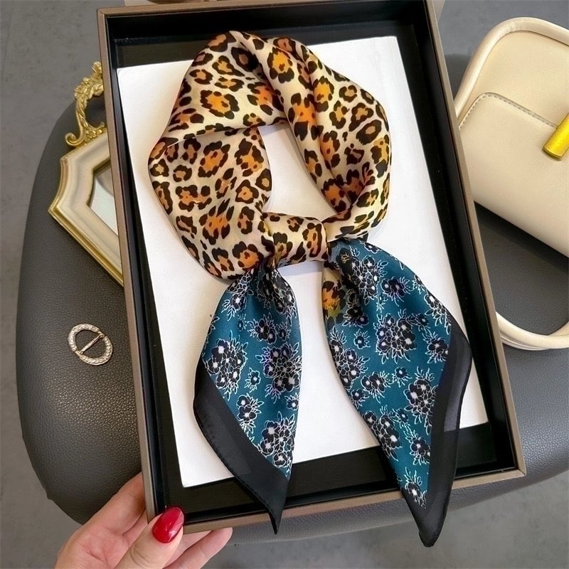 Women's Casual Vacation Chains Print Satin Printing And Dyeing Printing Dyeing Silk Scarf Kerchief Bandanas