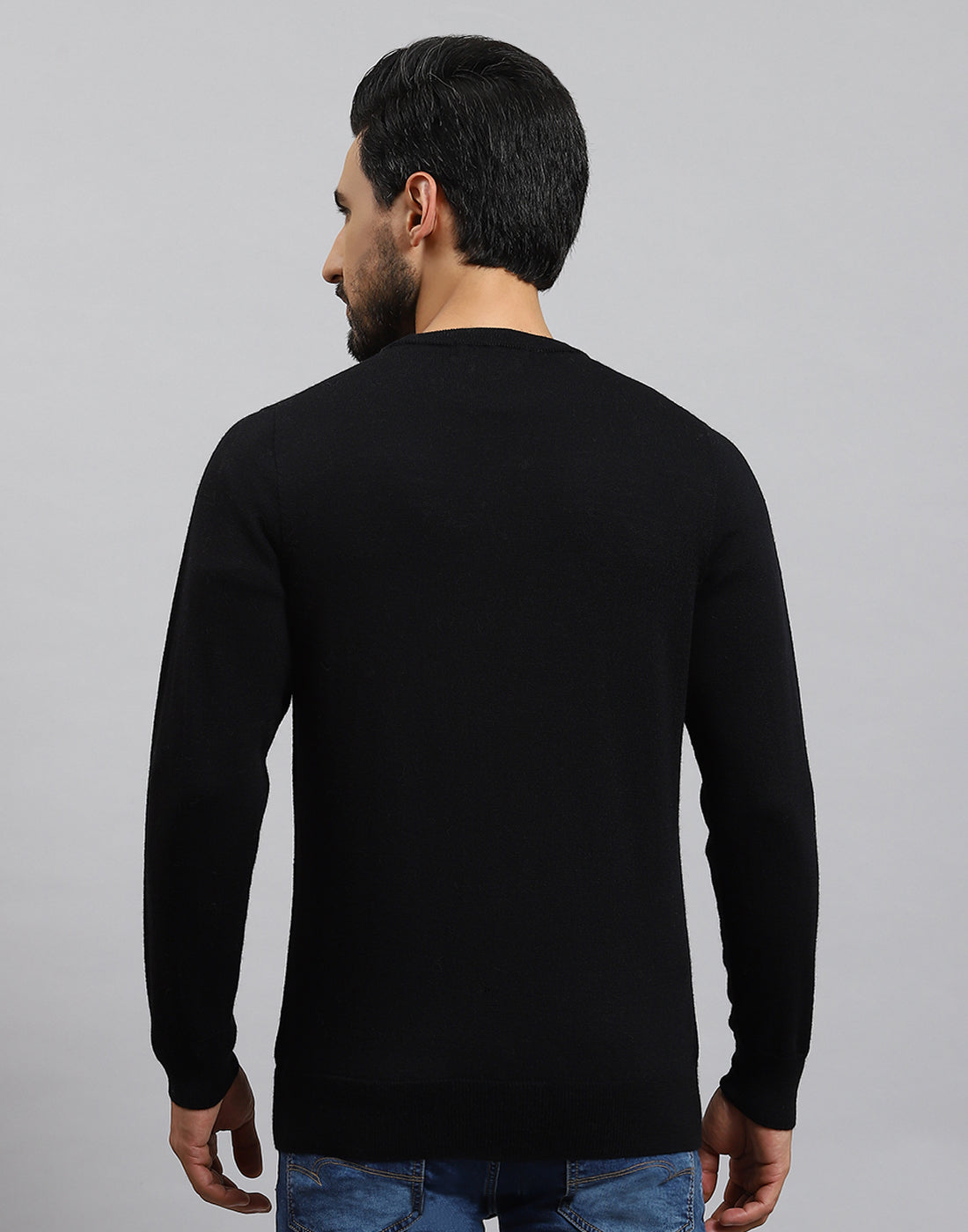 Men Black Solid Round Neck Full Sleeve Pullover