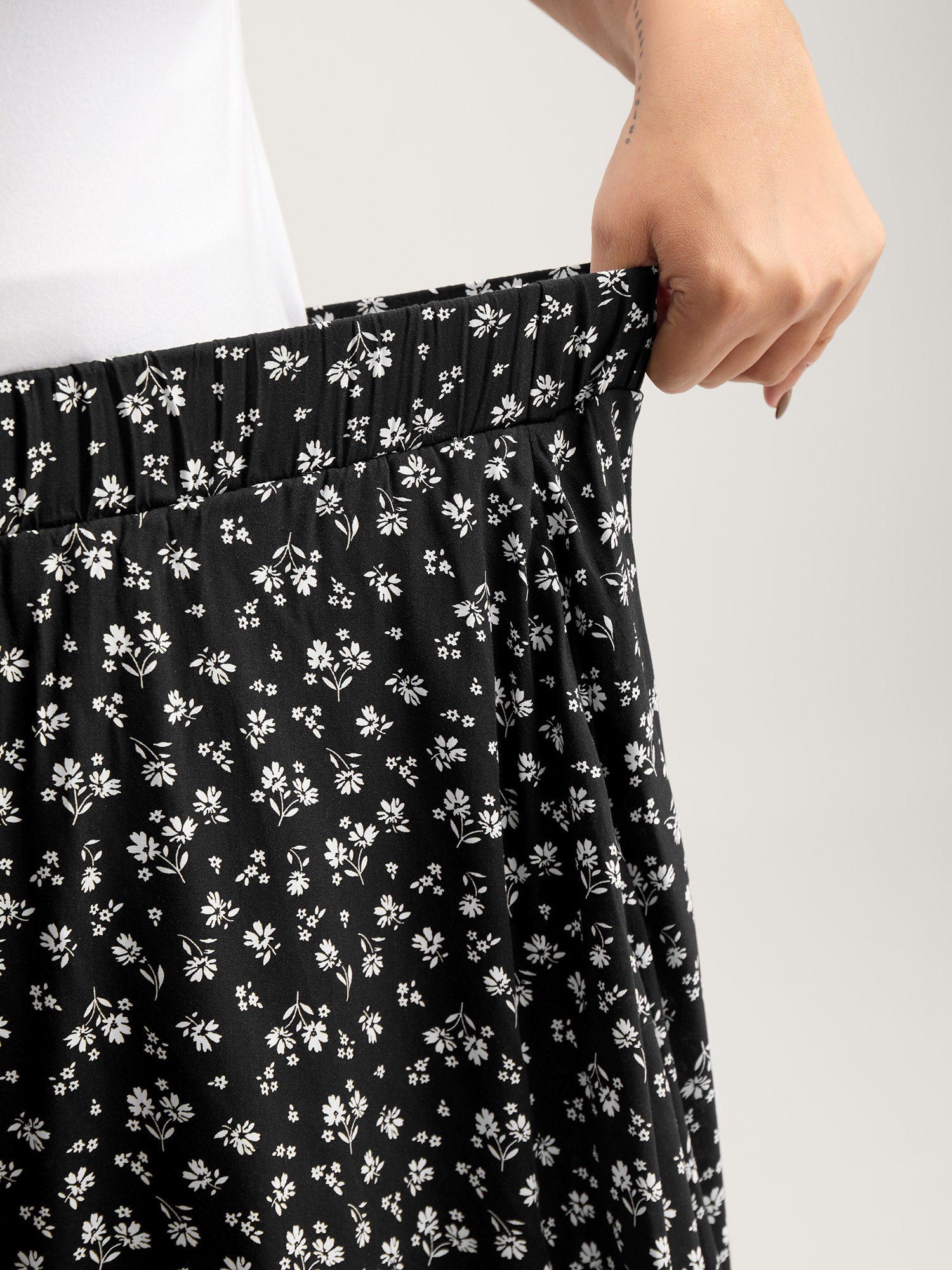 Ditsy Floral Print Stretchy Waist Skirt