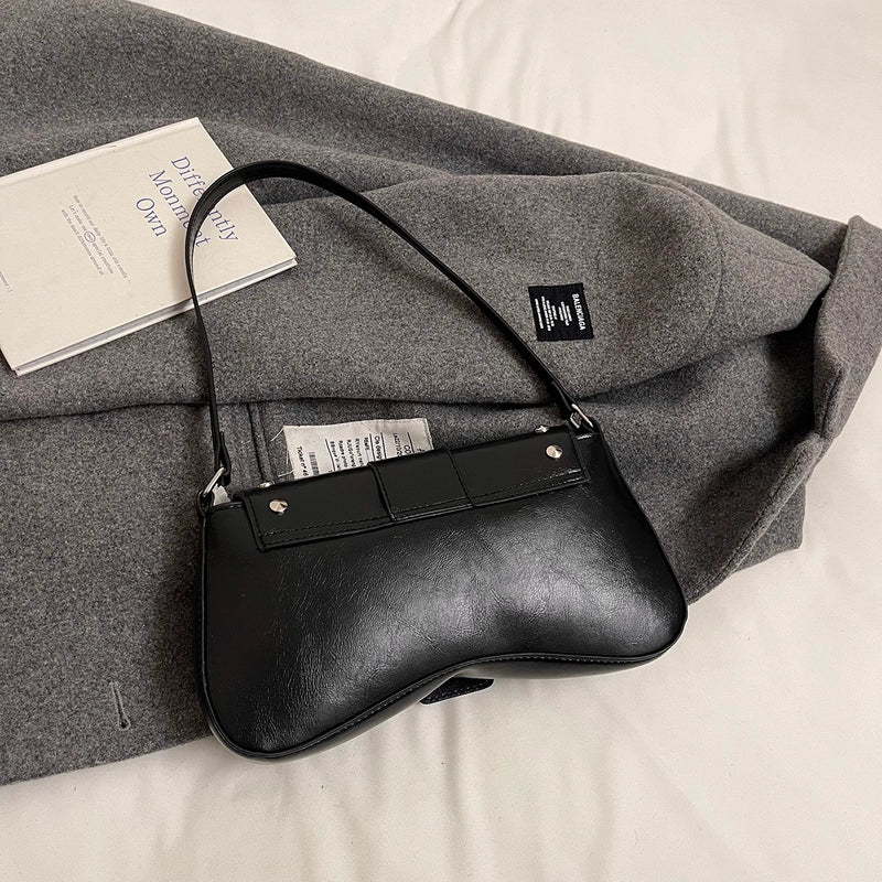 Women's Medium Pu Leather Solid Color Vintage Style Punk Square Lock Clasp Underarm Bag