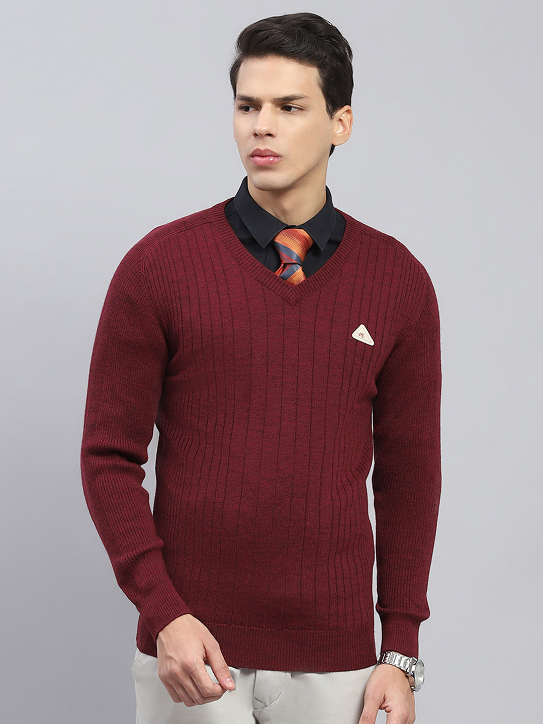 Men Maroon Solid V Neck Full Sleeve Pullover