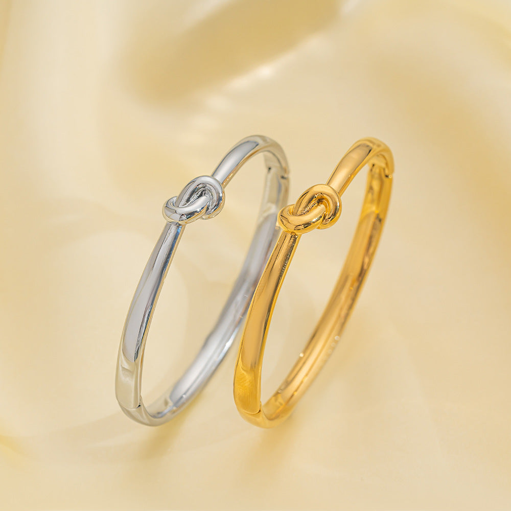 Fashionable Simple Niche Design Knotted Heart Shape Exquisite Bracelet