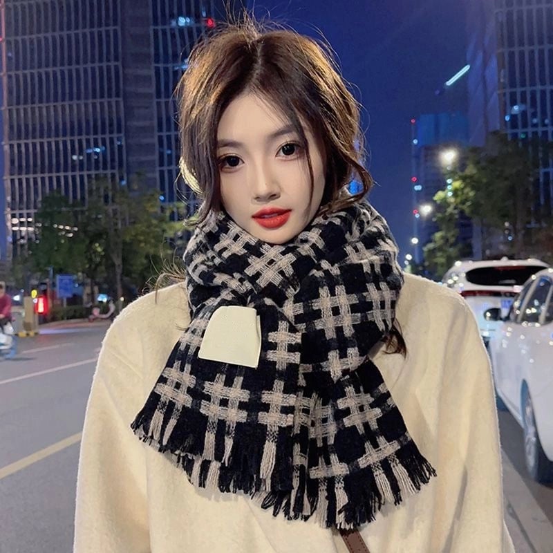 Women's Basic Plaid Polyester Scarf