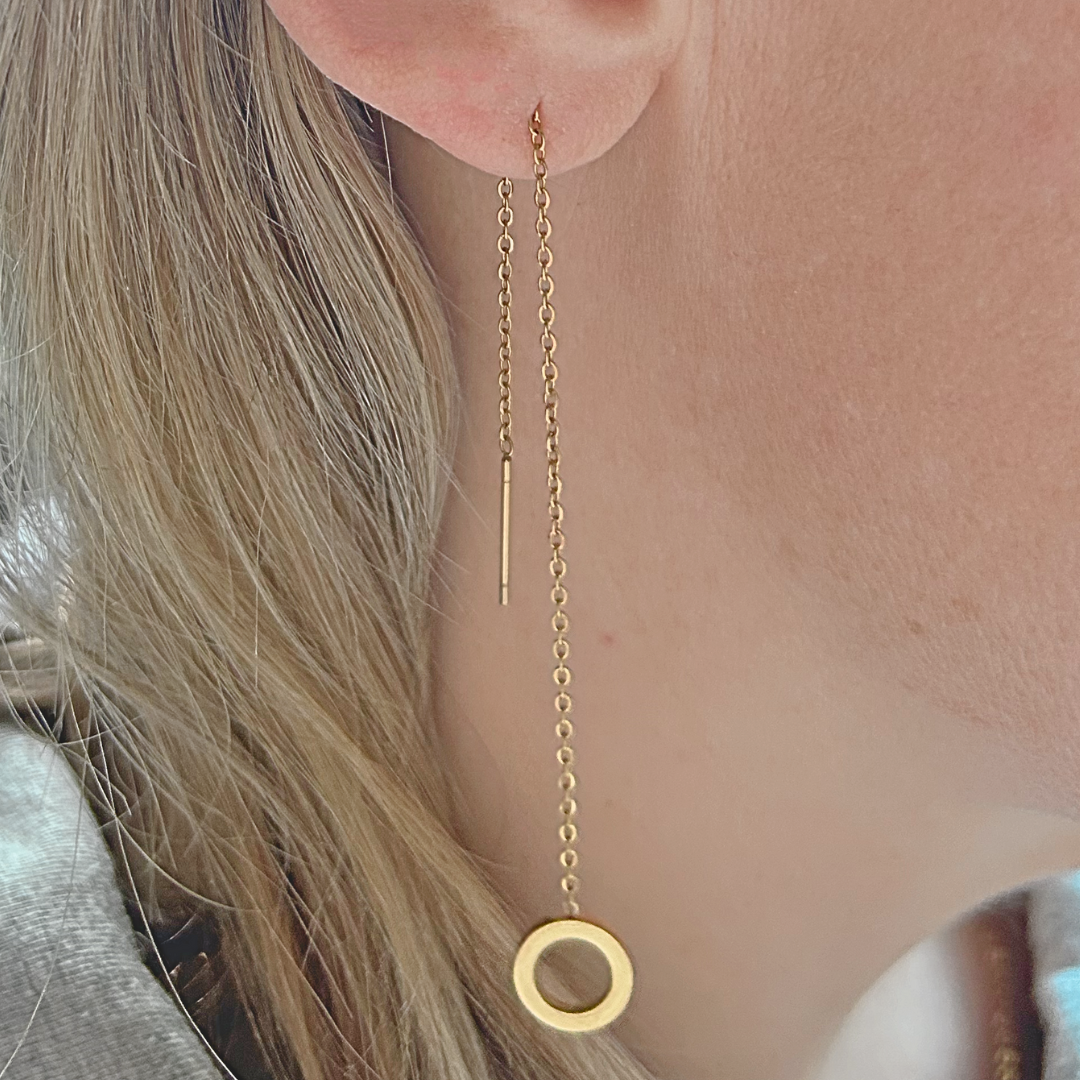 Thread through circle chained stud - Silver