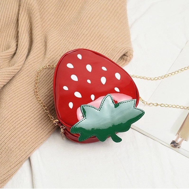 Women's Small PU Strawberry Streetwear Heart-shaped Zipper Underarm Bag