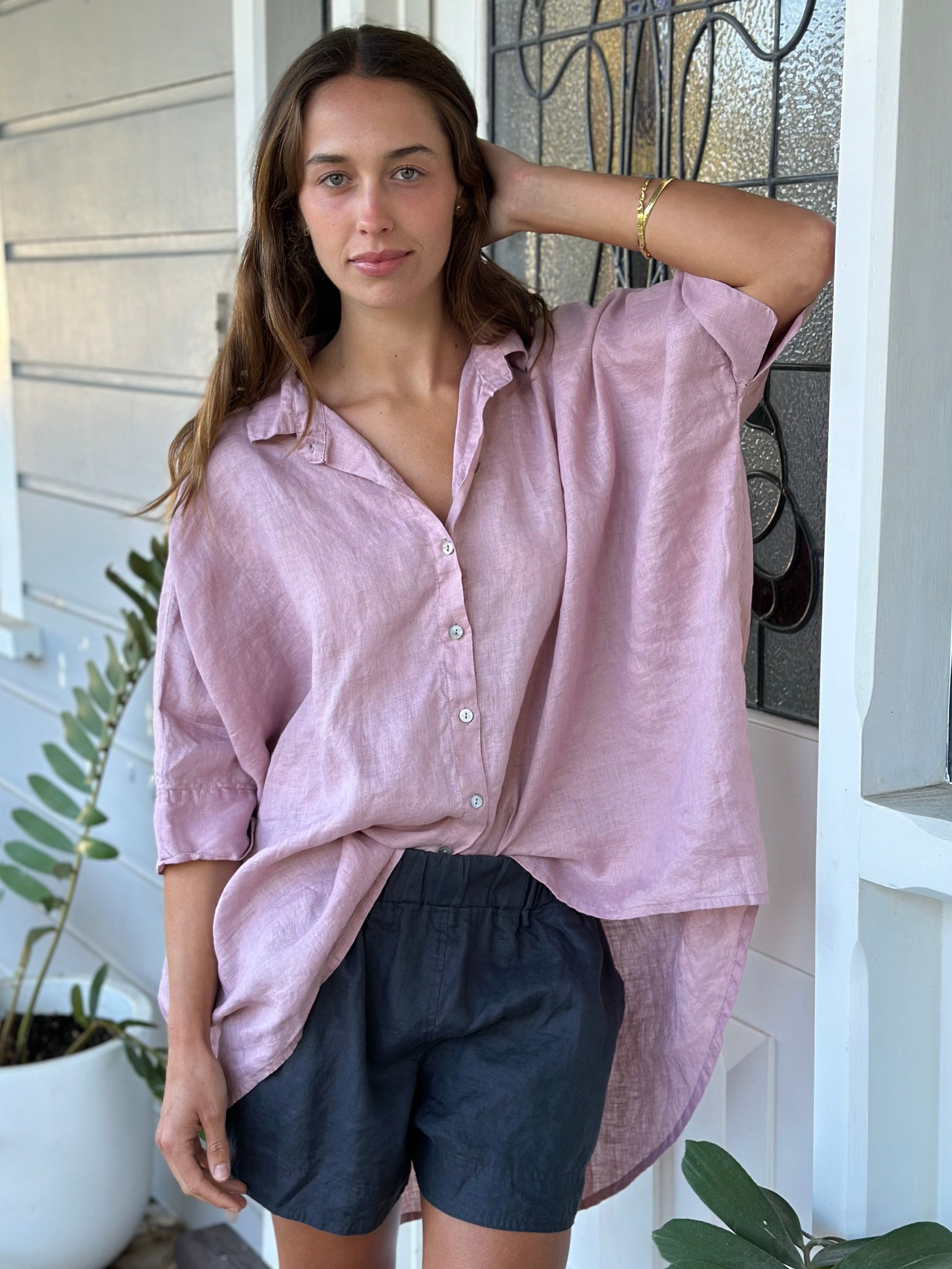 abbey short - charcoal linen