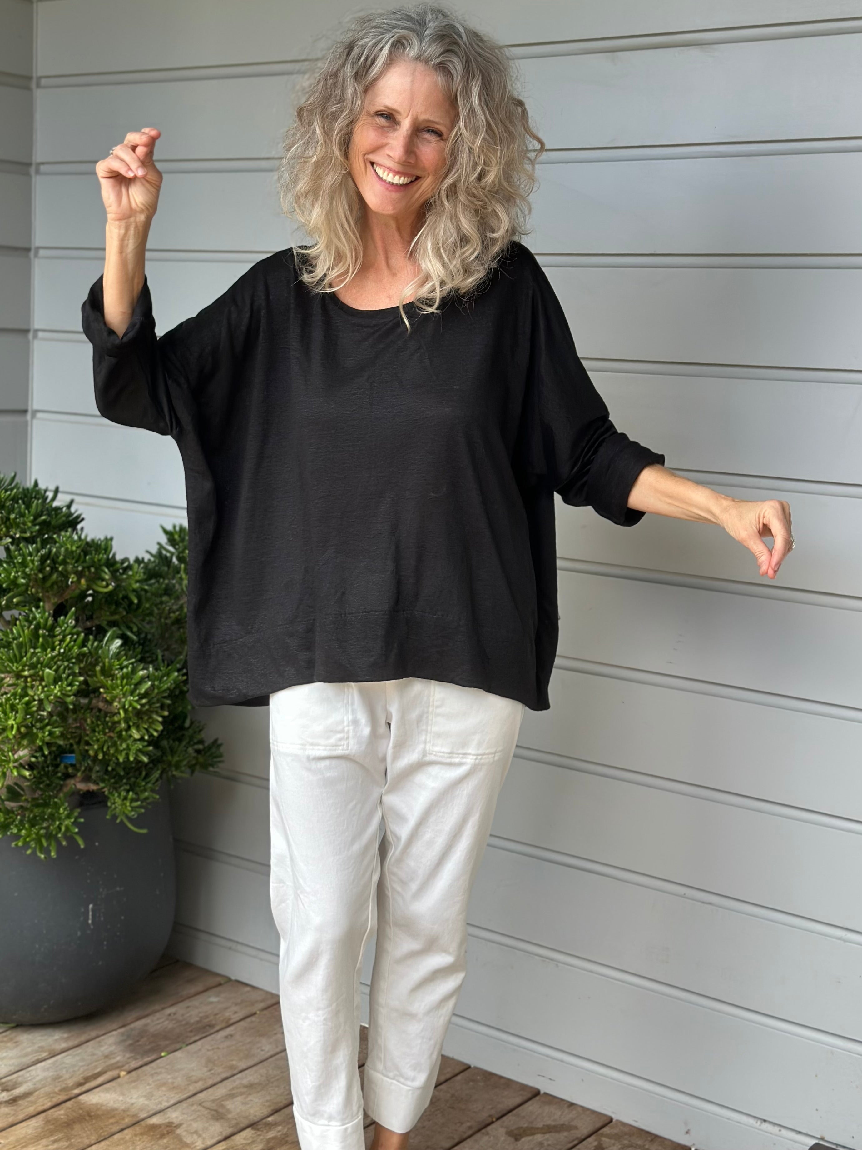 nina top - black linen knit