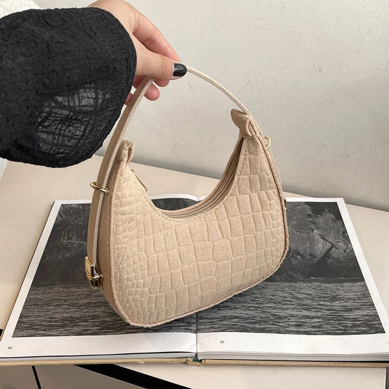 Women's Medium Polyester Solid Color Classic Style Streetwear Sewing Thread Square Zipper Handbag