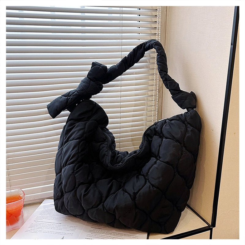 Women's Large Polyester Solid Color Classic Style Streetwear Square Zipper Cloud Shape Bag
