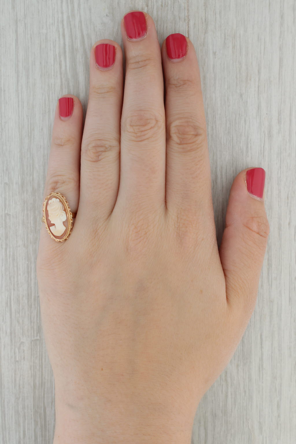 Carved Shell Cameo Ring 14k Yellow Gold Size 6 Vintage Figural Female Bust