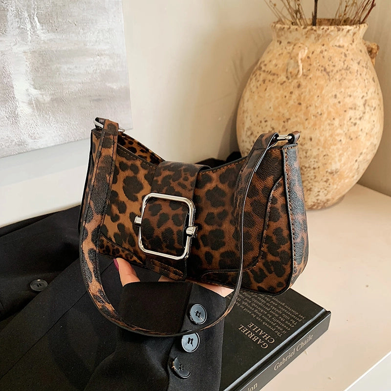 Women's Pu Leather Solid Color Streetwear Square Zipper Shoulder Bag