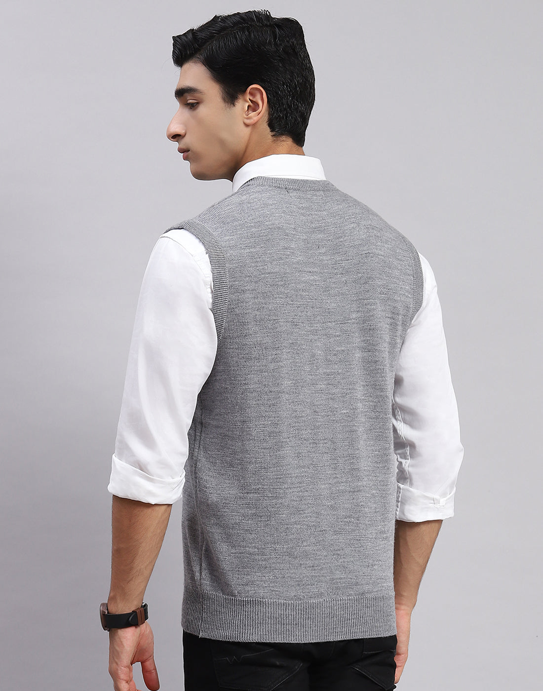 Men Grey Solid V Neck Sleeveless Sweater