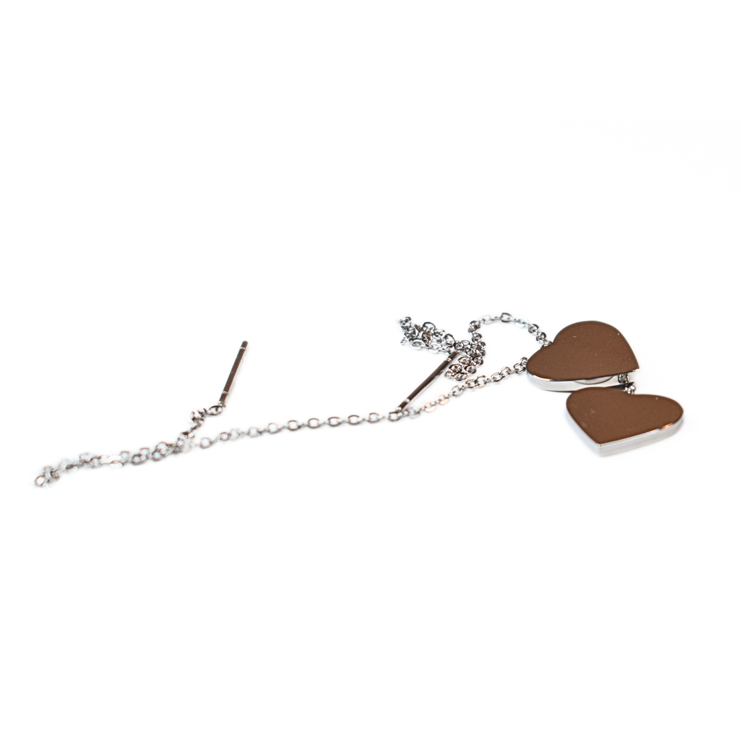 Thread through heart chained stud - Silver