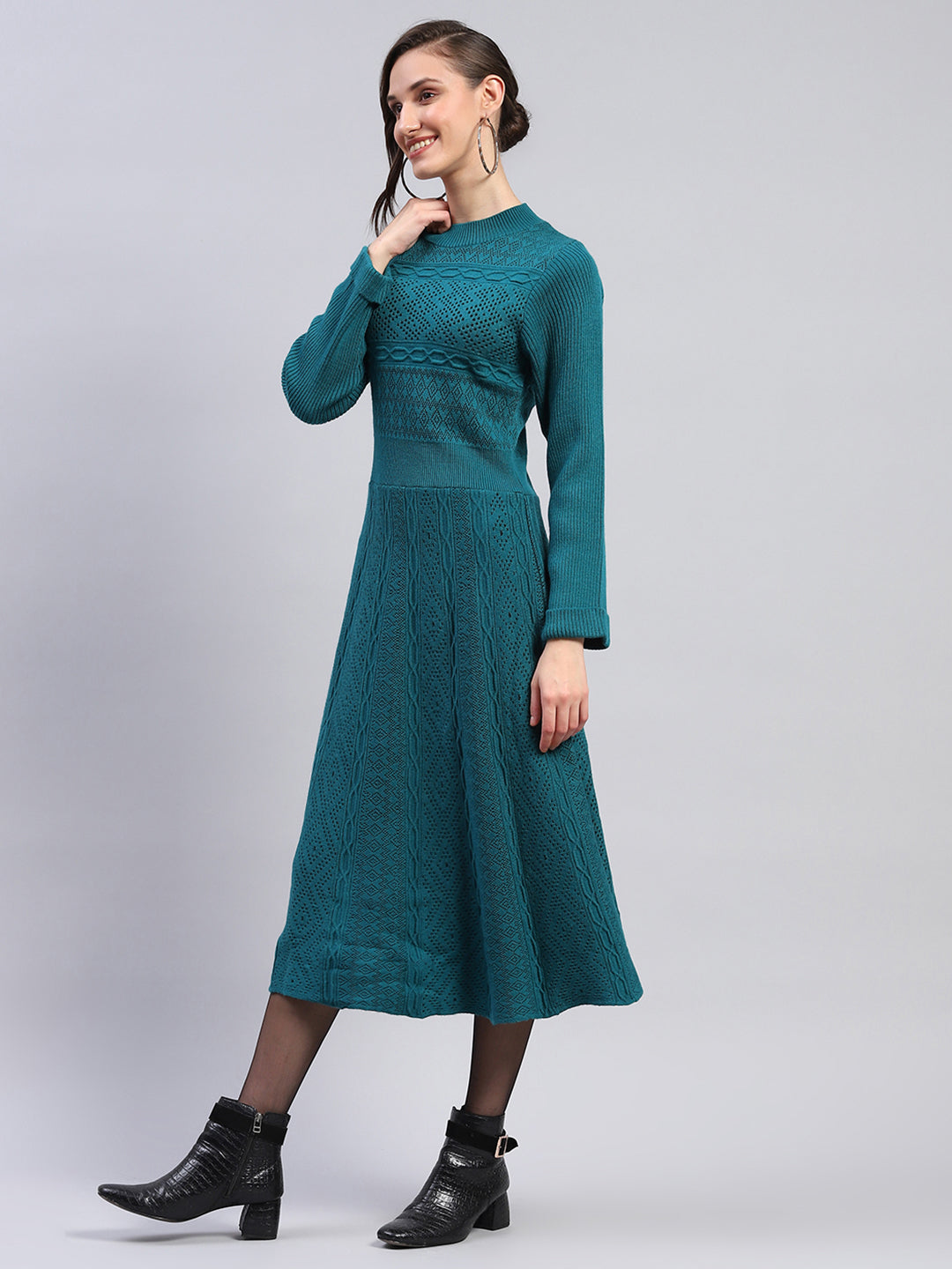 Women Green Self Design Round Neck Full Sleeve Dress