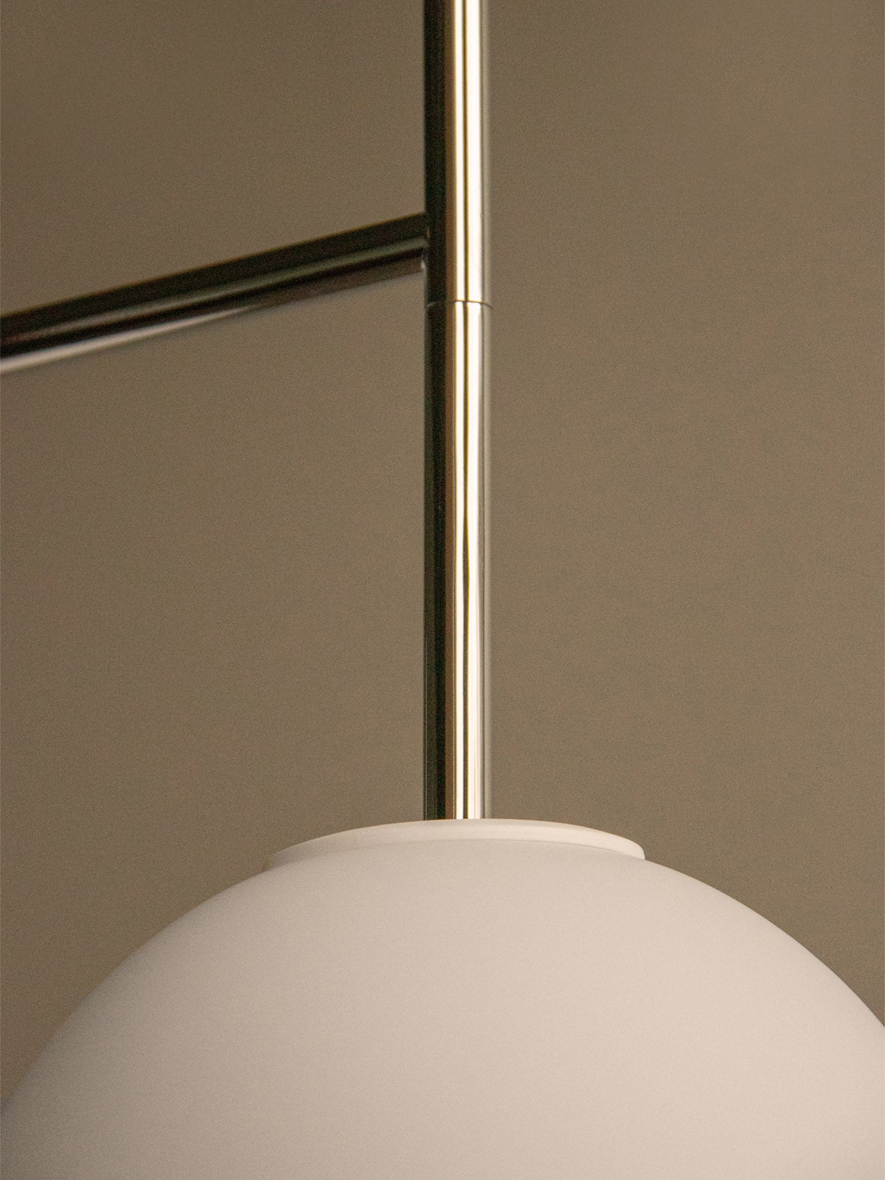 TR Bulb. Suspended Wall Lamp
