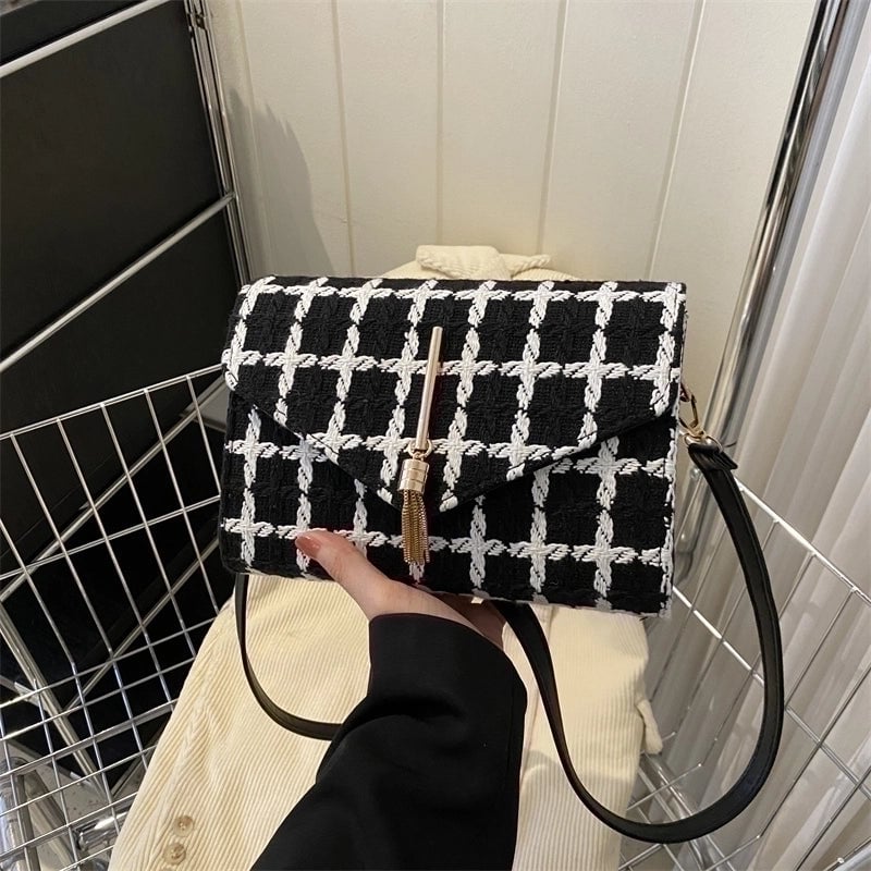 Women's Woolen Color Block Vintage Style Classic Style Square Flip Cover Shoulder Bag
