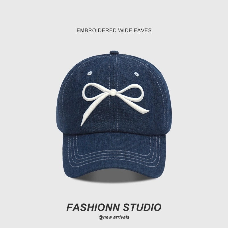 Women's Minimalist Bow Knot Embroidery Curved Eaves Baseball Cap