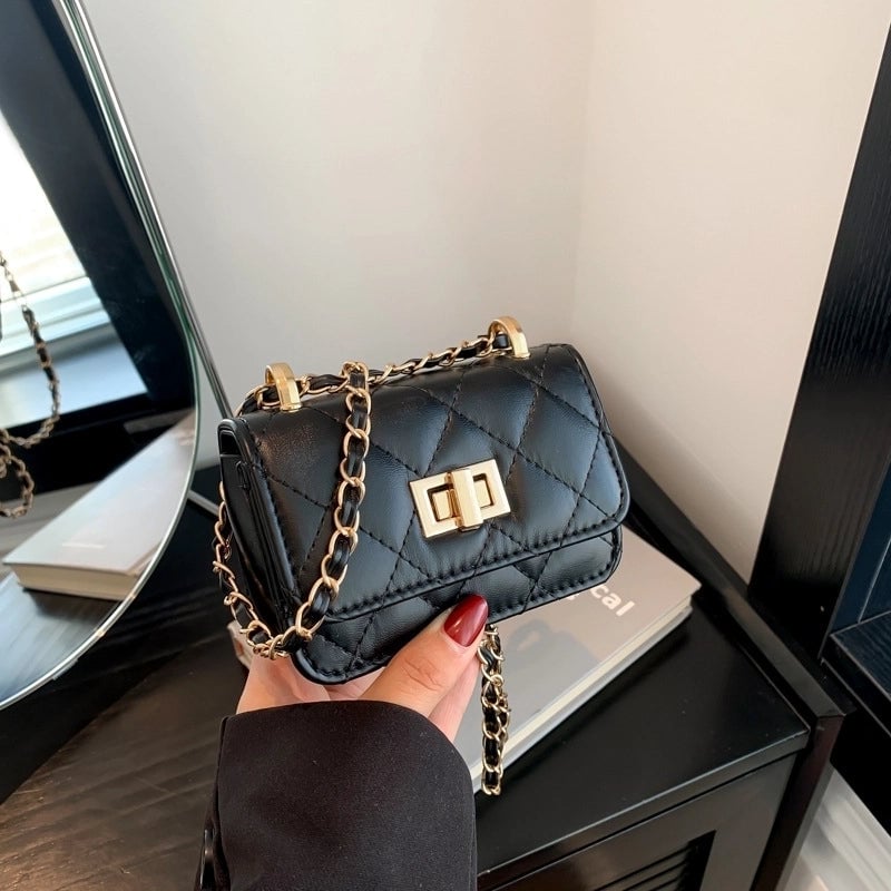 Women's Pu Leather Solid Color Classic Style Square Lock Clasp Crossbody Bag