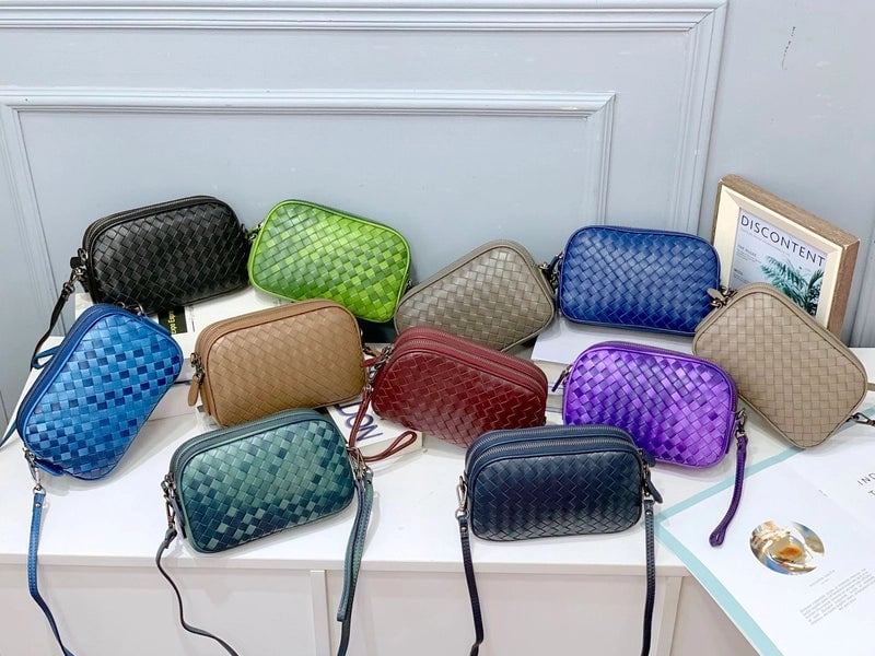 Women's Small Leather Solid Color Classic Style Weave Sewing Thread Pillow Shape Zipper Crossbody Bag