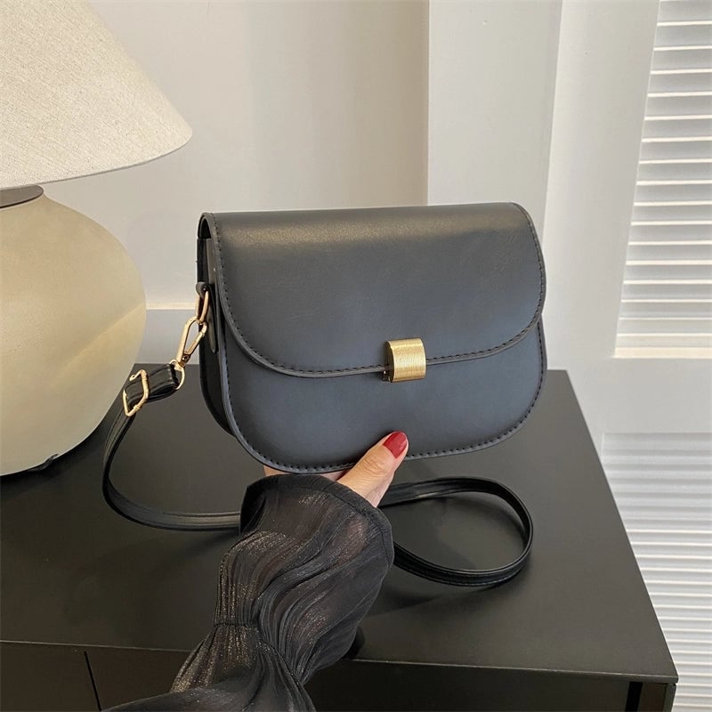 Women's All Seasons Pu Leather Solid Color Classic Style Semicircle Flip Cover Shoulder Bag