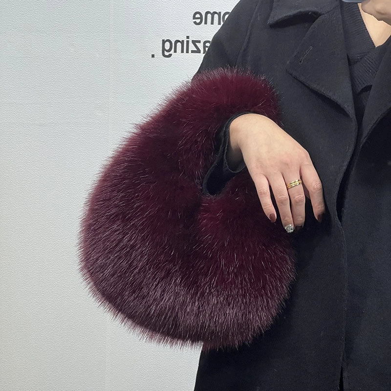Women's Leather Solid Color Streetwear Semicircle Magnetic Buckle Clutch Bag