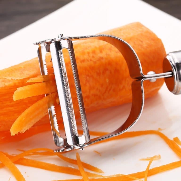 STAINLESS STEEL VEGETABLE AND FRUIT JULIENNE PEELER