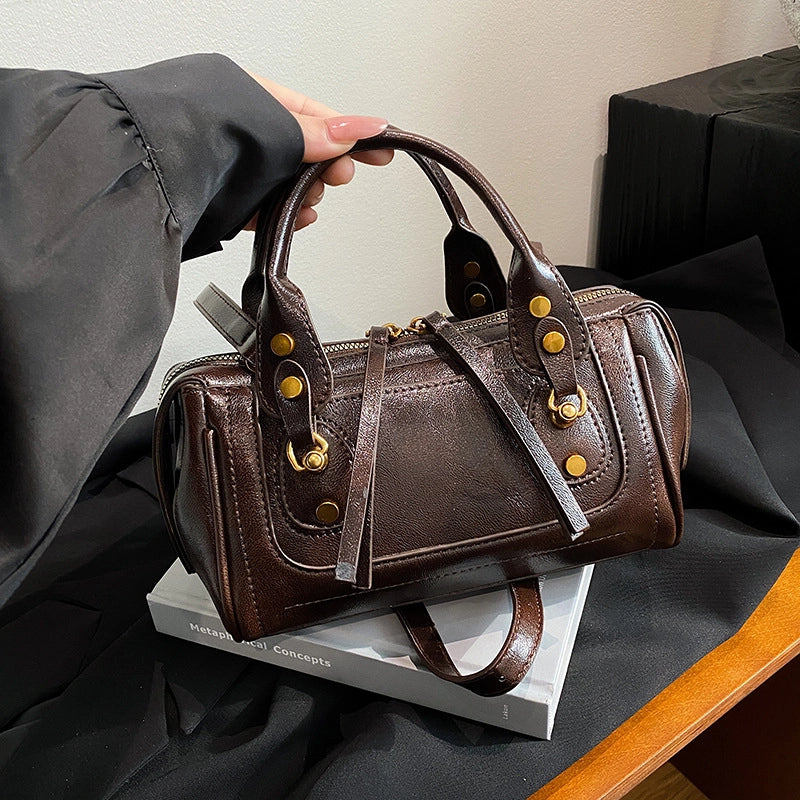 Women's Pu Leather Solid Color Classic Style Sewing Thread Dumpling Shape Zipper Crossbody Bag