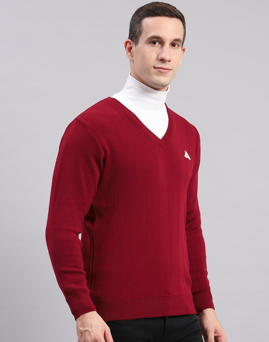 Men Maroon Solid V Neck Full Sleeve Pullover