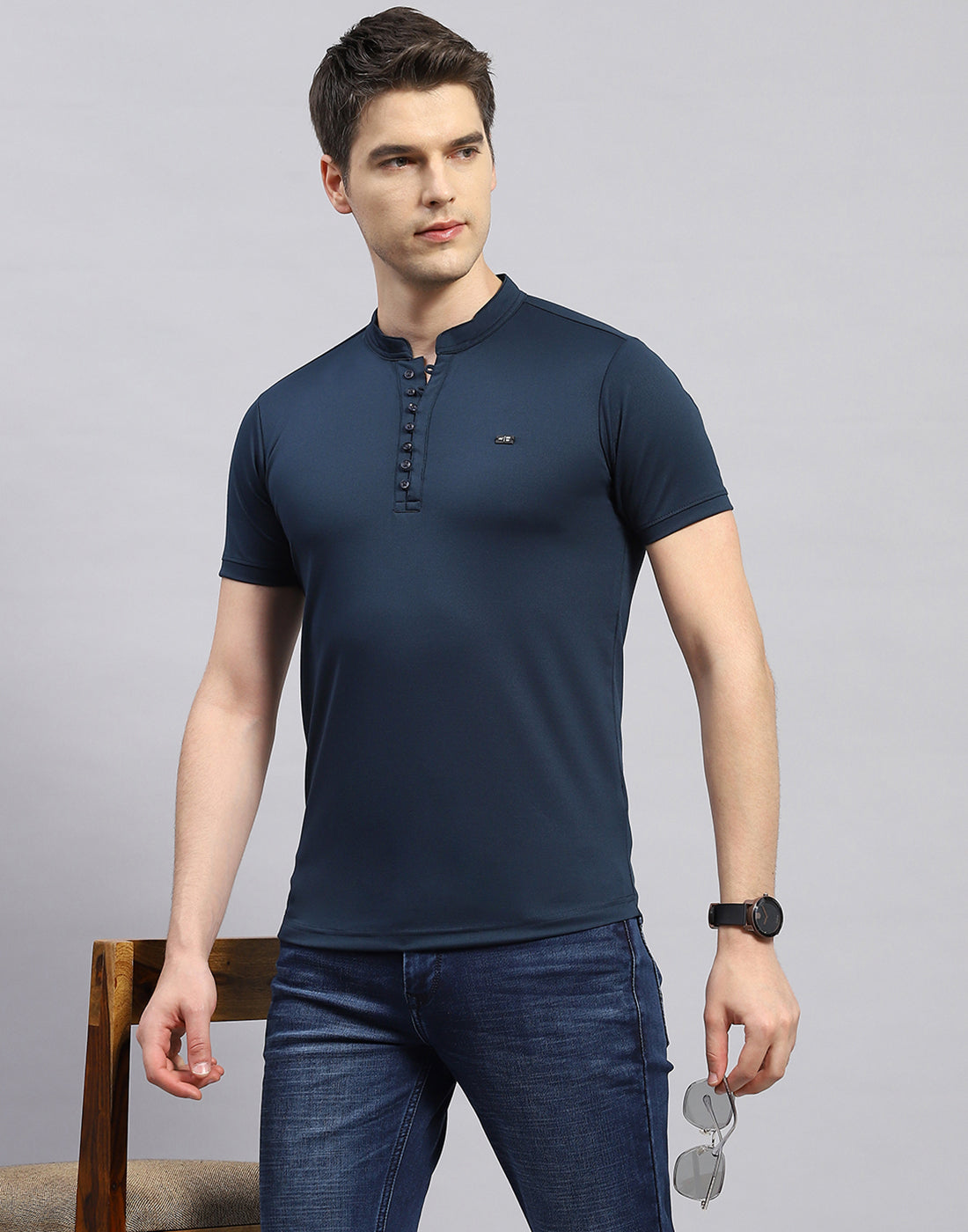 Men Green Solid Band Collar Half Sleeve T-Shirt