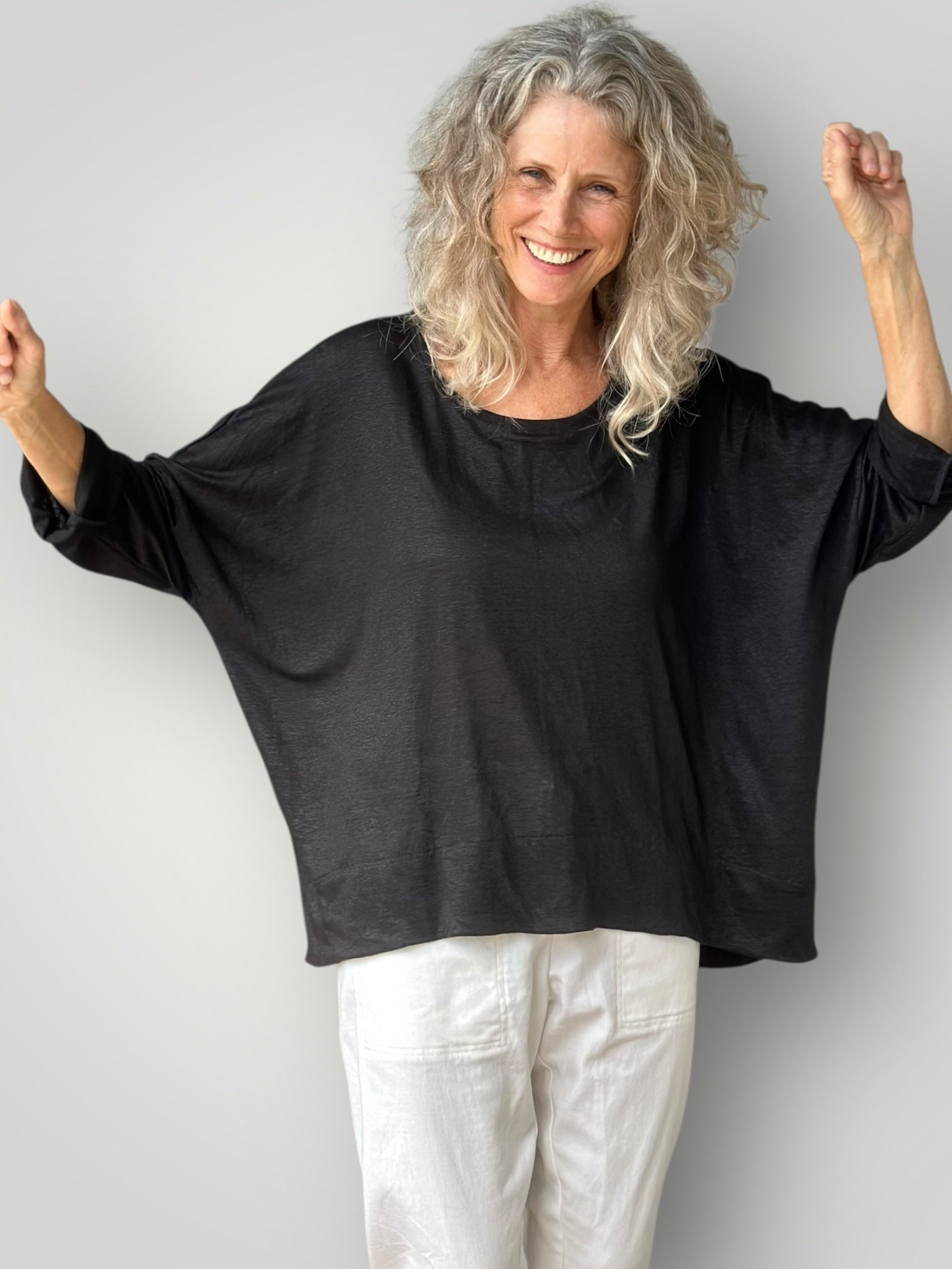 nina top - black linen knit