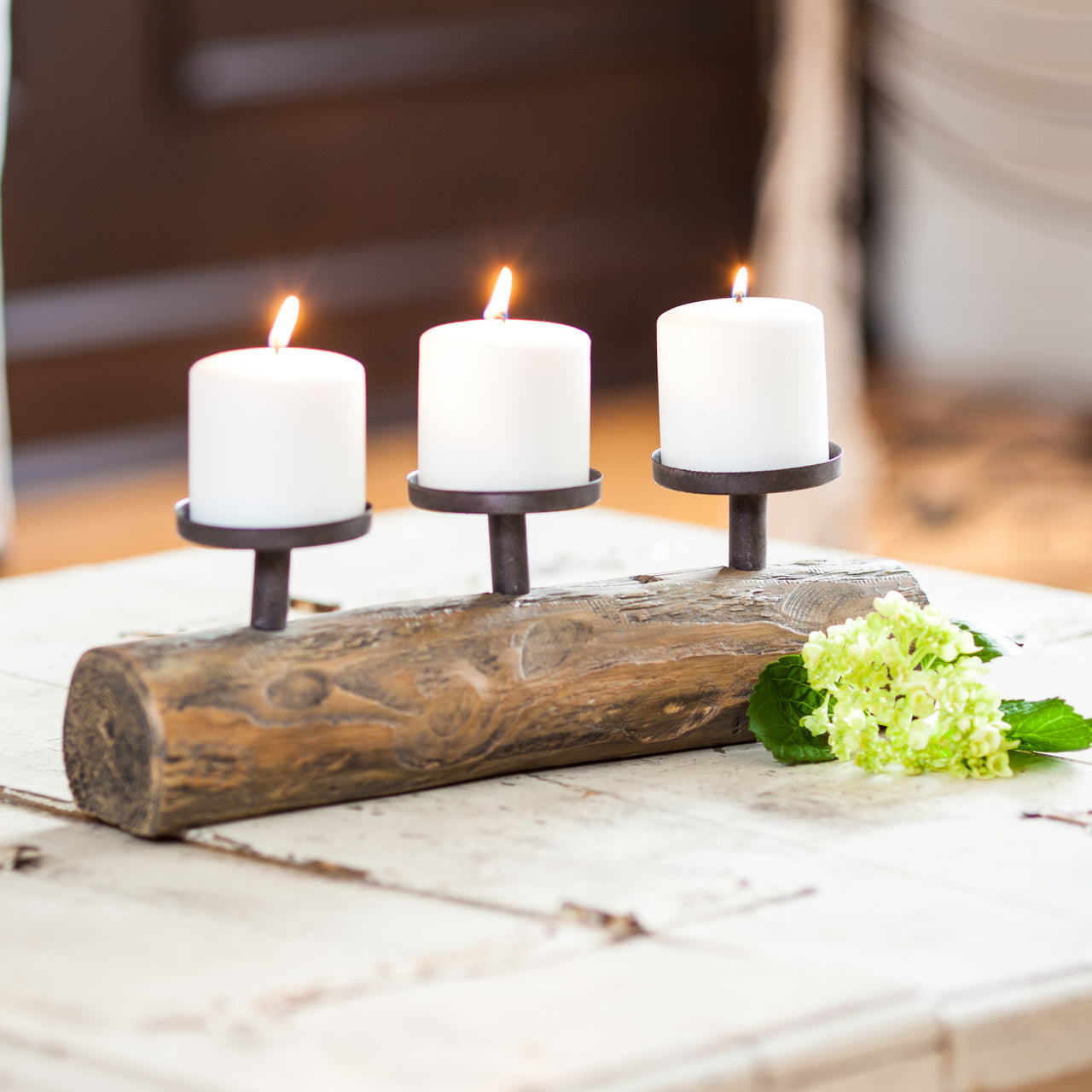 Triple Metal Candle Holder On Polyresin Log