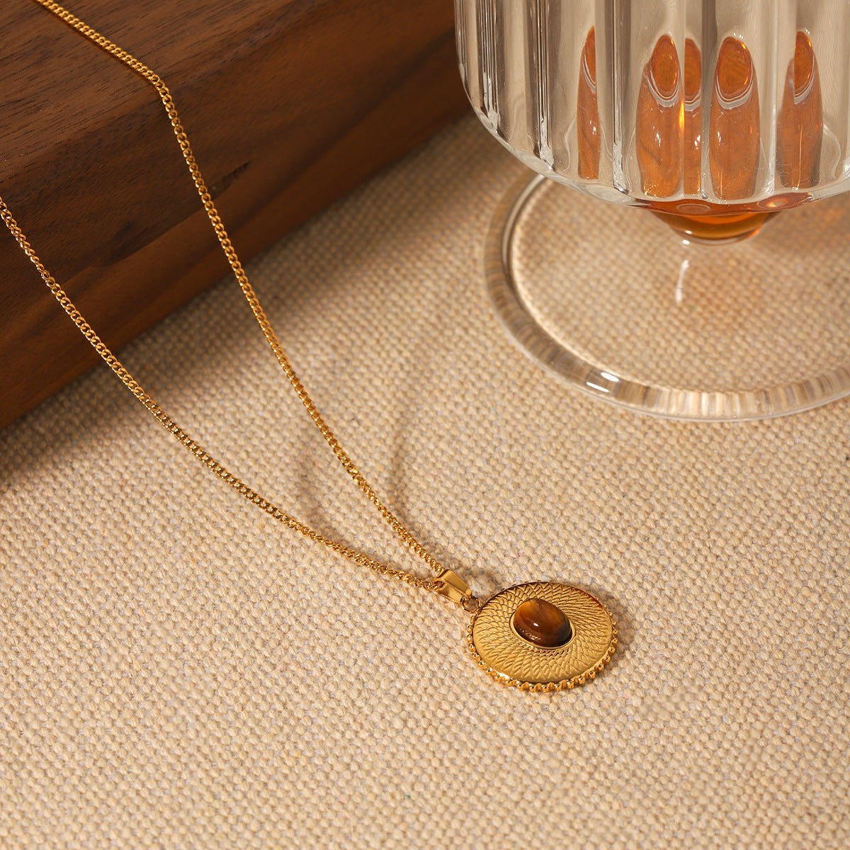 Retro Round Texture Stainless Steel Inlaid Tiger Eye Stone Pendant Necklace Female Versatile Titanium Steel Necklace