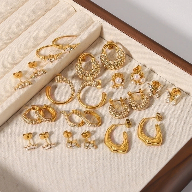 1 Pair Classic Style U Shape Crown Butterfly Plating Inlay Stainless Steel Artificial Pearls Rhinestones Zircon 18K Gold Plated Earrings