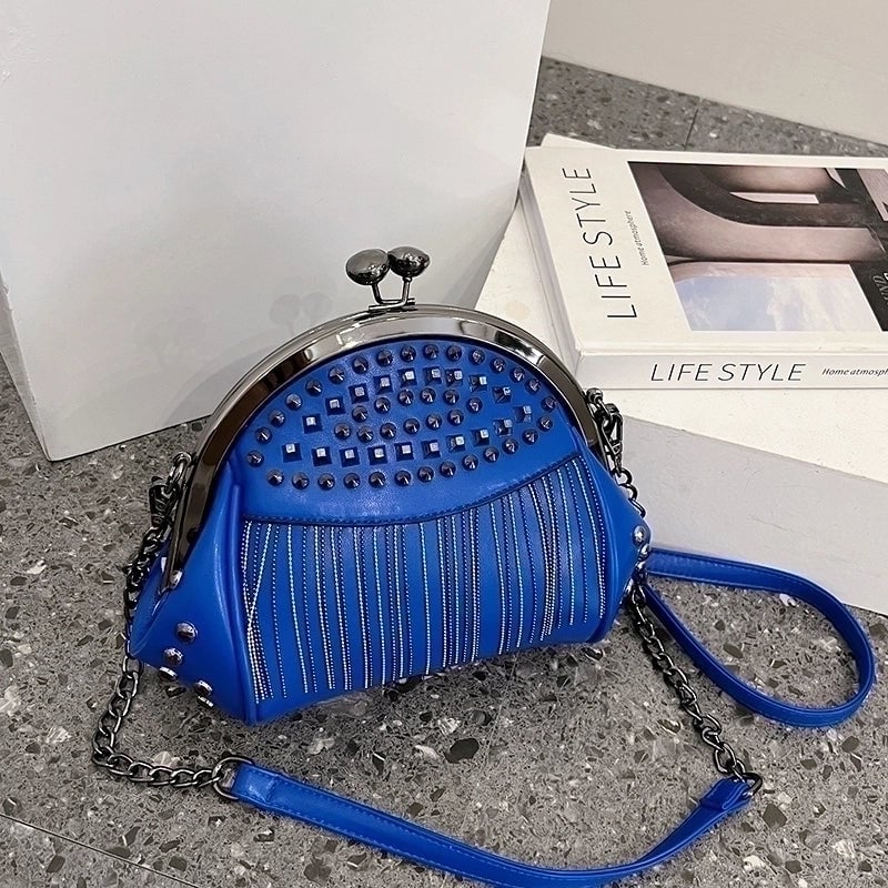 Women's Pu Leather Solid Color Streetwear Shell Zipper Square Bag