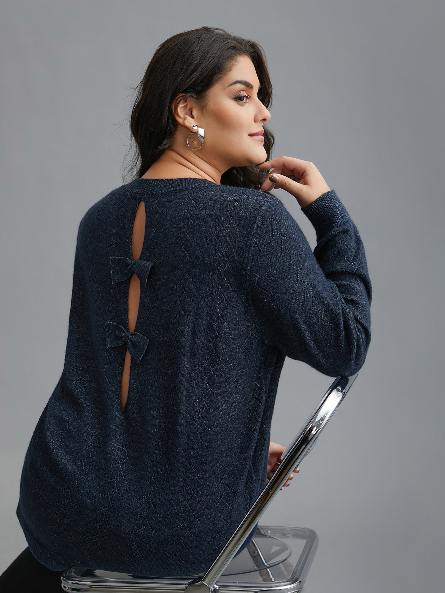 Hollowed-Out-Back Bows V-Neck Pullover