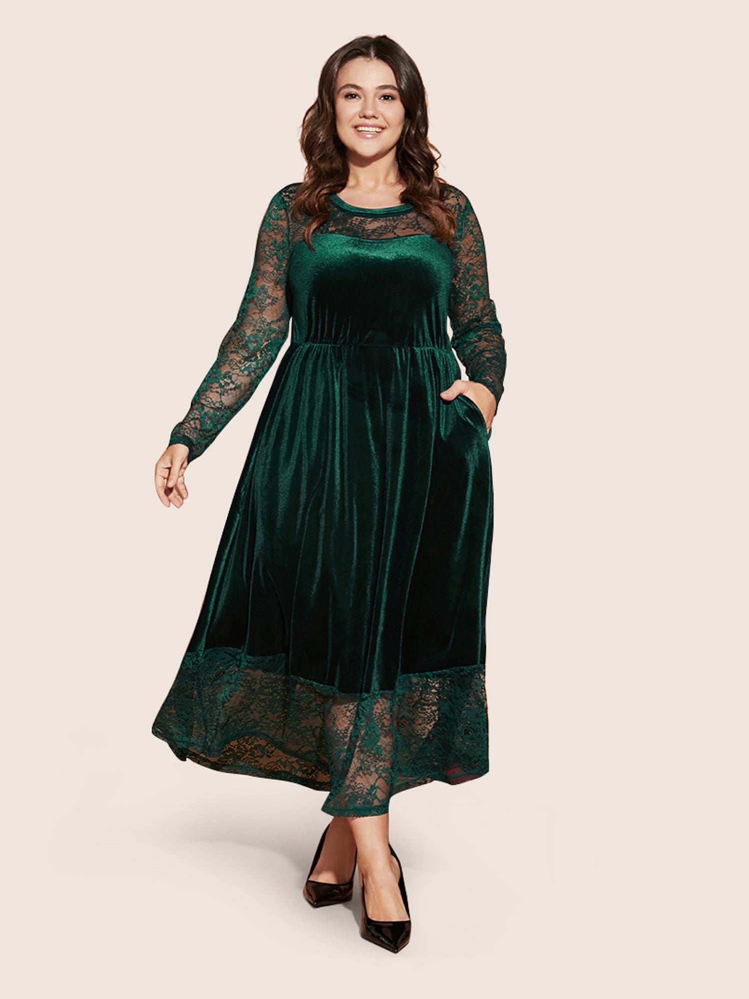 Solid Contrast Lace Pocket Round Neck Velvet Dress
