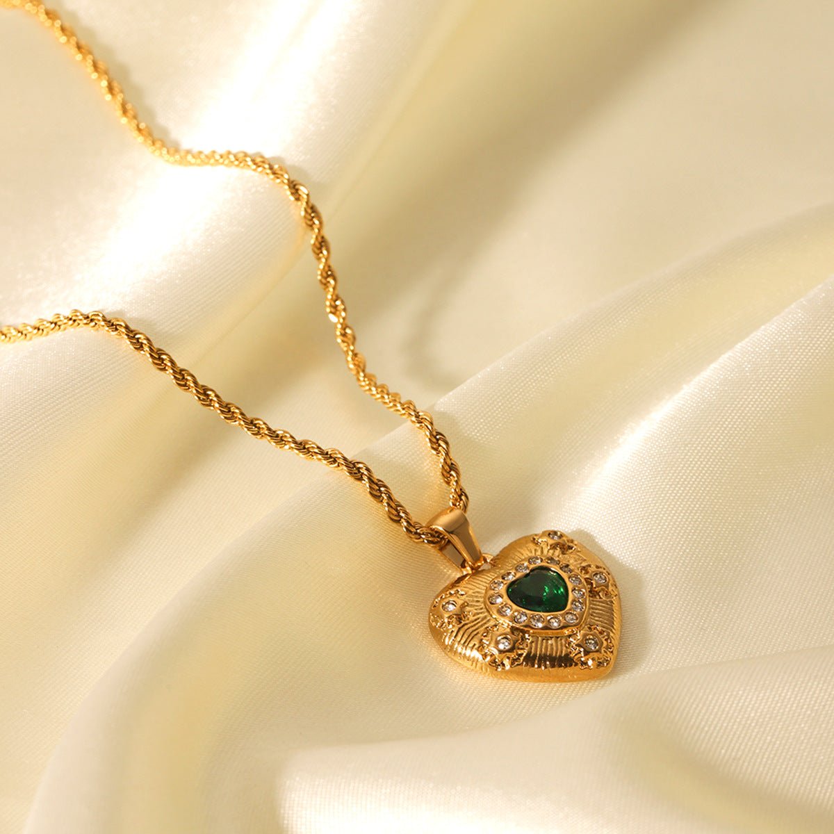 18K Gold Stainless Steel Inlaid Heart-Shaped Zircon Necklace Ins Style Love Pendant Necklace Titanium Steel Necklace
