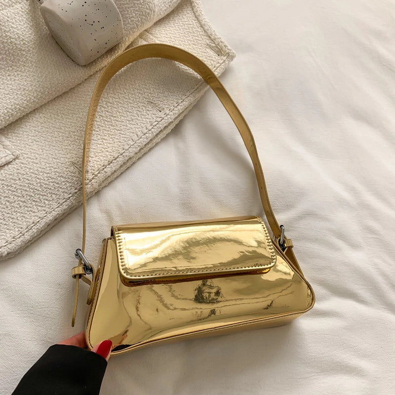 Women's Medium Pu Leather Solid Color Streetwear Magnetic Buckle Underarm Bag