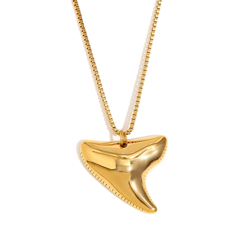 Niche Retro Pendant Stainless Steel 18K Gold Plated Red Agate Love Flower Manta Ray Necklace Female
