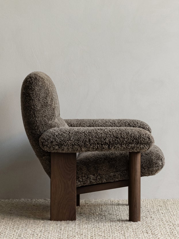 Brasilia Lounge Chair. Sheepskin