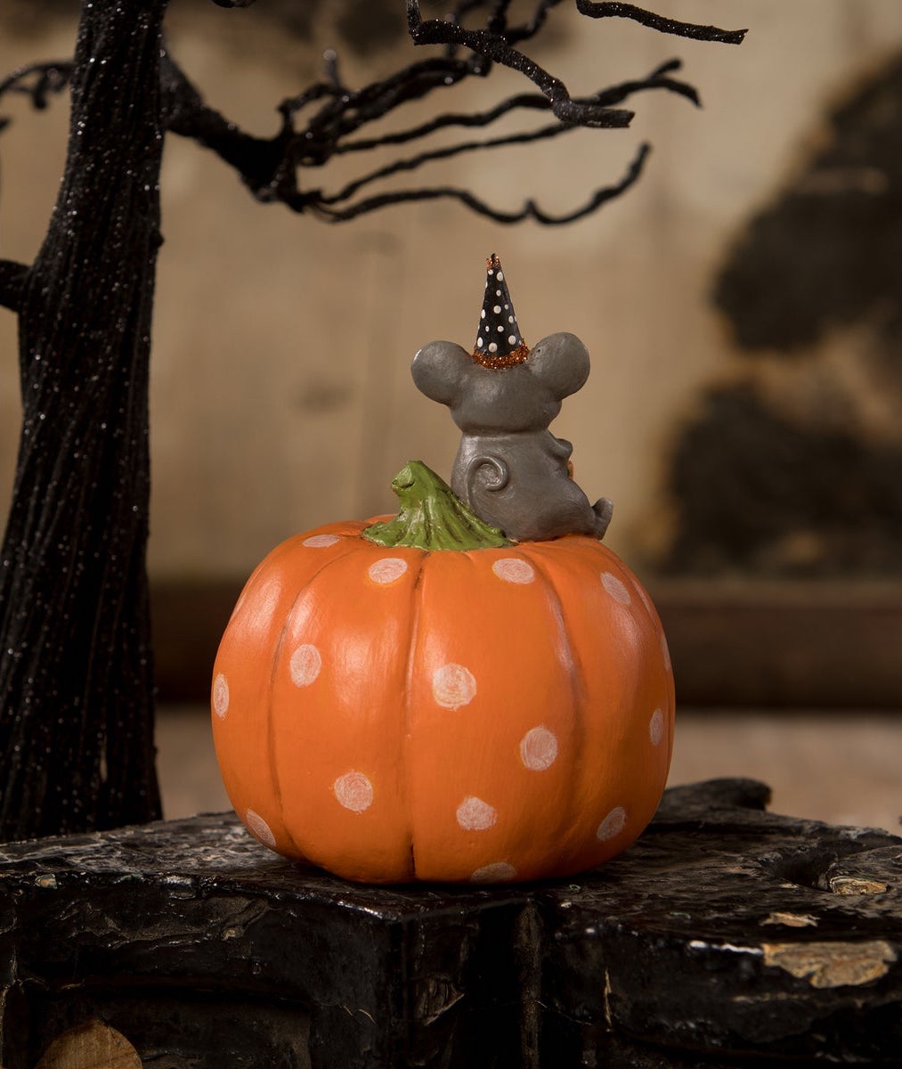 Halloween Mouse On Pumpkin