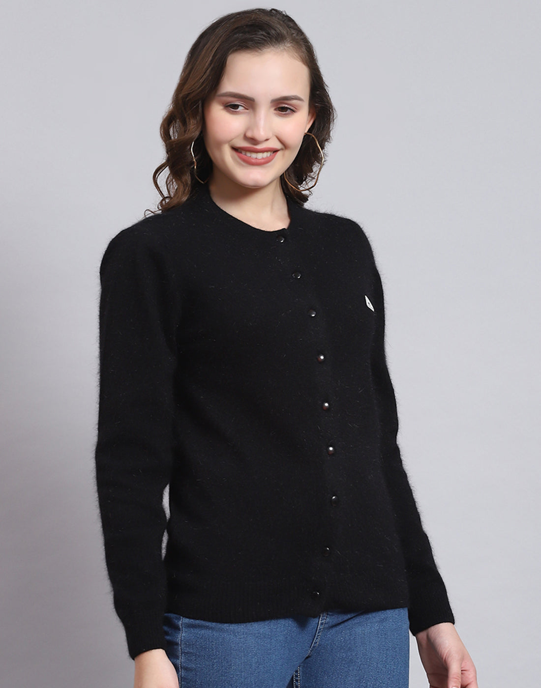 Women Black Solid Round Neck Full Sleeve Sweater