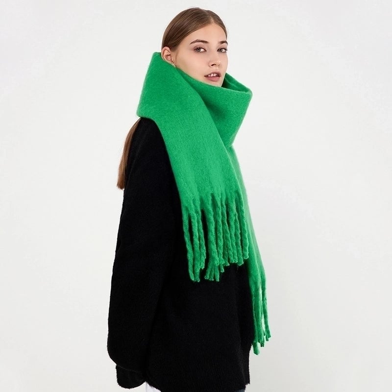 Women's Minimalist Solid Color Polyester Tassel Scarf