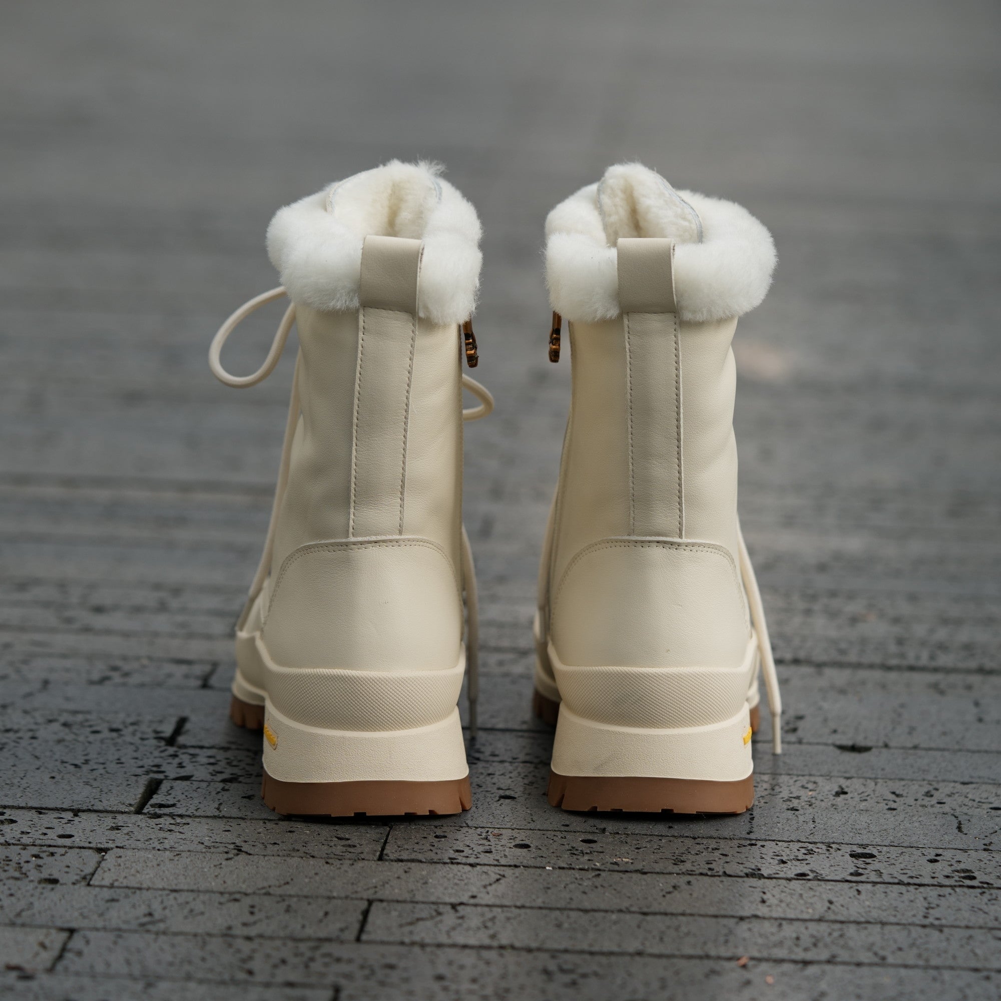 Designer Women Leather Chunky Snow Boots With Shearling Lined in Apricot/Beige/Black