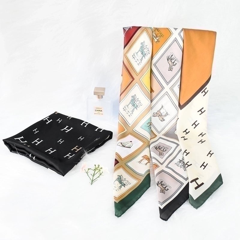 2 Pieces Women's Elegant Plaid Flower Horse Satin Silk Scarf