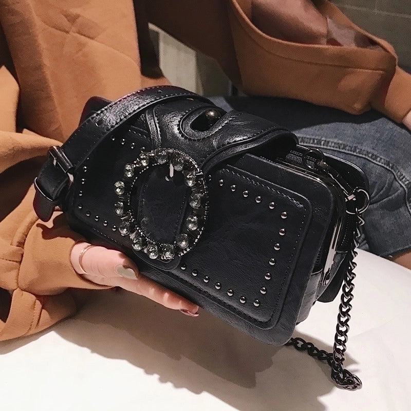 Women's Small Pu Leather Solid Color Streetwear Magnetic Buckle Crossbody Bag